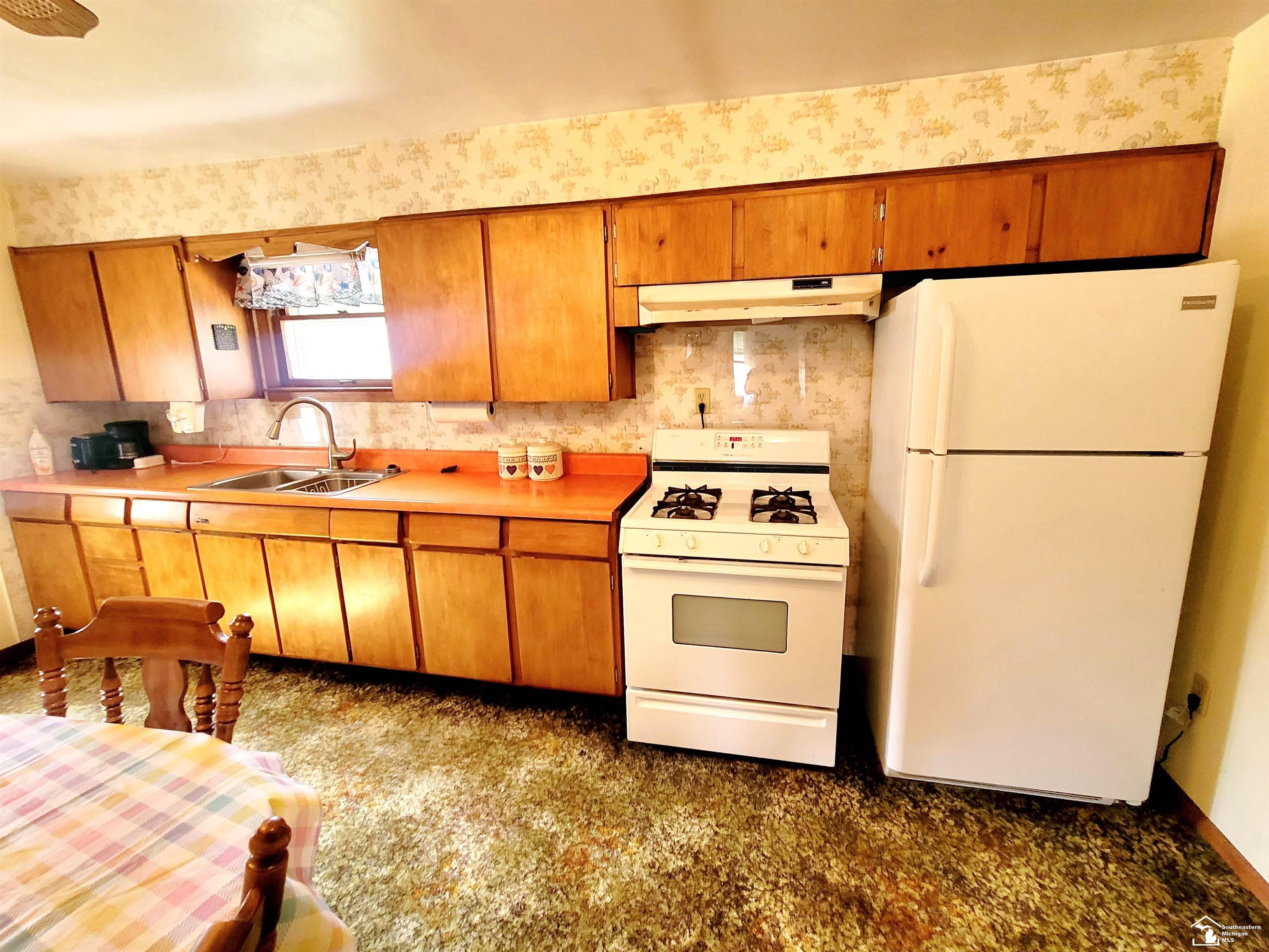 7234 Douglas Road Lambertville, MI 48144 - Photo 6 of 13 50145907-248766f3-9ea6-4eef-b2e3-8f89b2834bf4.JPG