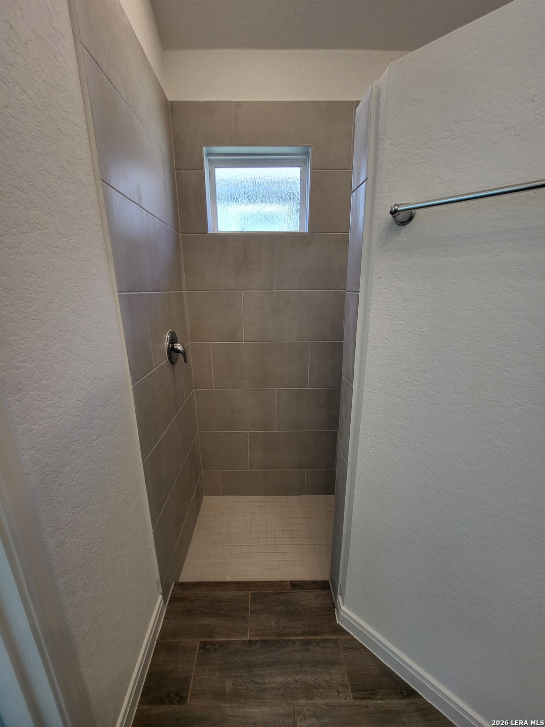 1233 Fox Wing Way New Braunfels, TX 78132 - Photo 12 of 19 a bathroom with a shower