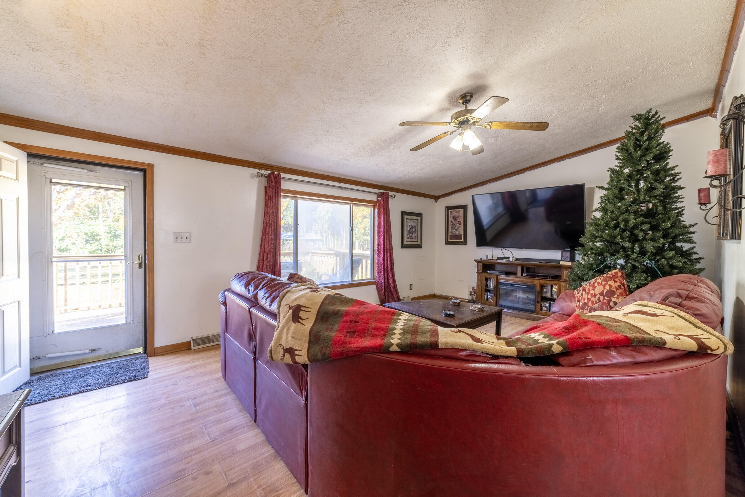 11327 North 550 East, Unit 7 Demotte, IN 46310 - Photo 3 of 47 2400x1601