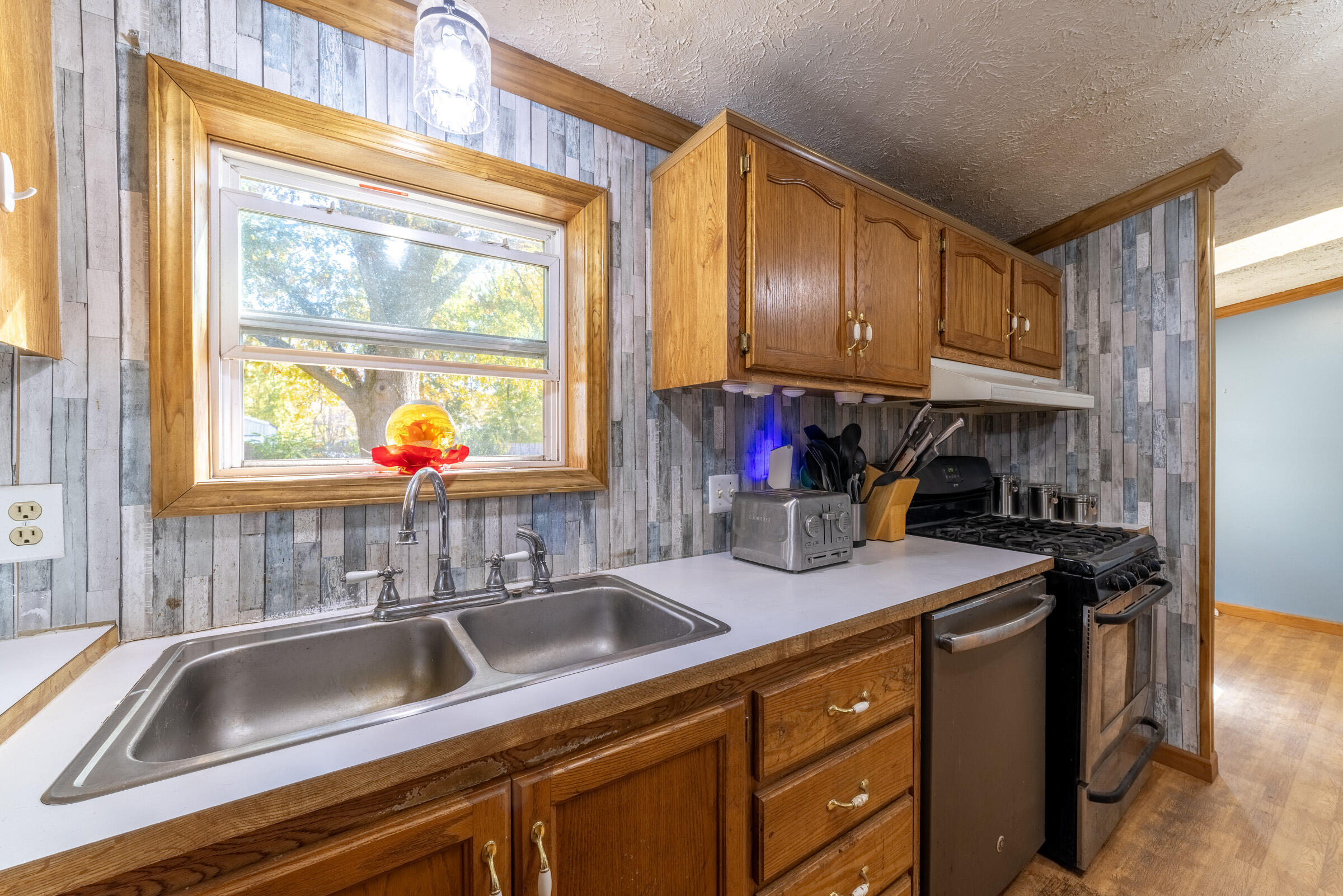 11327 North 550 East, Unit 7 Demotte, IN 46310 - Photo 9 of 47 2400x1601