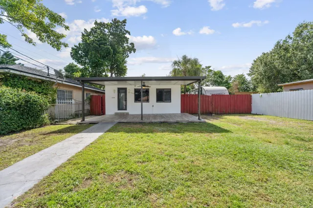 $2,700 | 1204 Northwest 70th Street, Miami, FL 33147