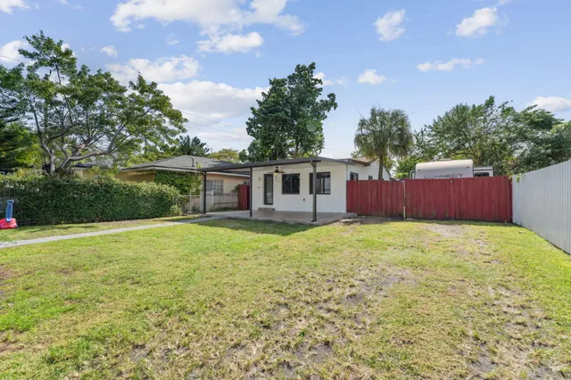 $2,700 | 1204 Northwest 70th Street, Miami, FL 33147