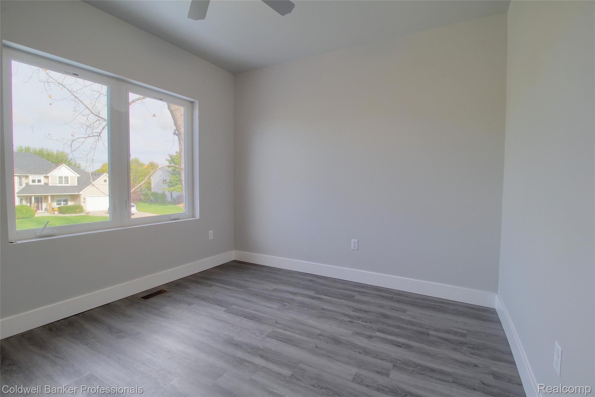 4250 Brest Road Newport, MI 48166 - Photo 24 of 32 25-2nd-Bedroom.jpg