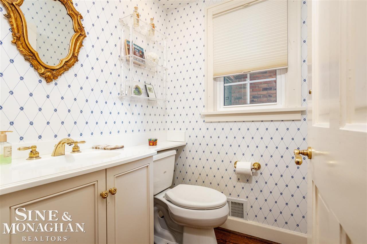 233 Merriweather Road Grosse Pointe Farms, MI 48236 - Photo 23 of 79