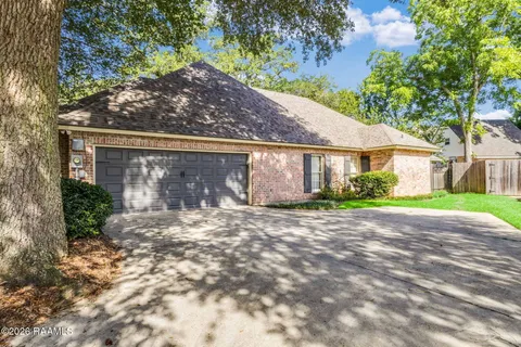 $519,000 | 203 Autumn Oak Bend, Lafayette, LA 70508