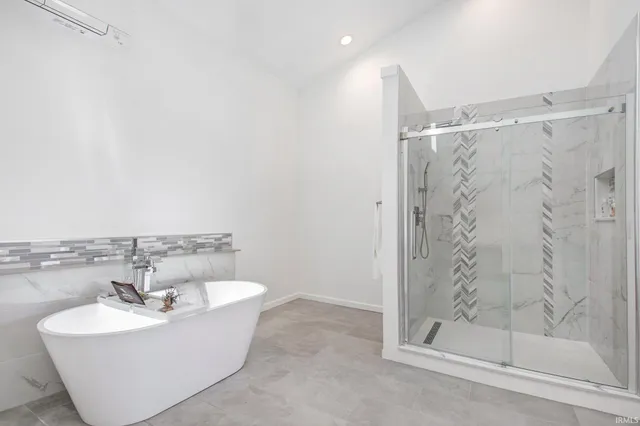 $525,000 | 10559 Jefferson Boulevard, Osceola, IN 46561