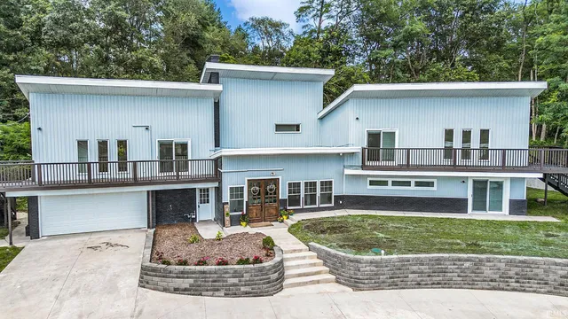 $525,000 | 10559 Jefferson Boulevard, Osceola, IN 46561