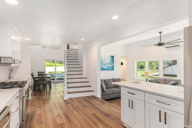 $525,000 | 10559 Jefferson Boulevard, Osceola, IN 46561