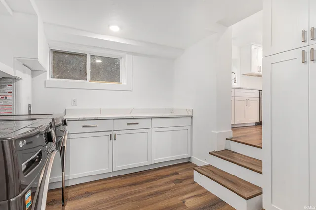 $525,000 | 10559 Jefferson Boulevard, Osceola, IN 46561