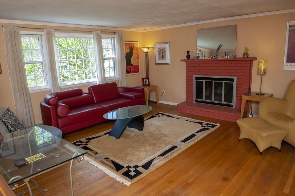 47 Ledgewood Road Framingham, MA 01701 - Photo 3 of 32 Gallery Image 3