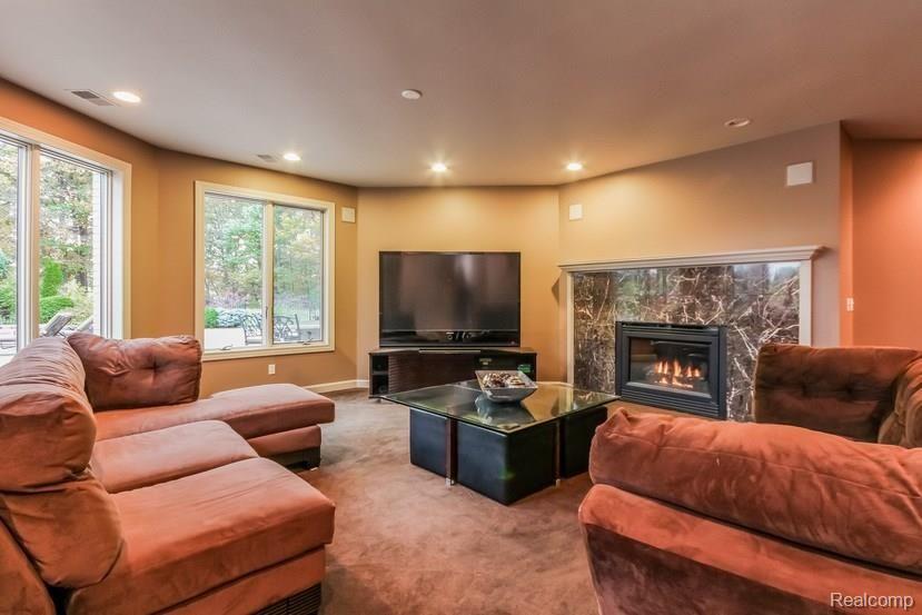 4355 Hickory Ridge Plymouth, MI 48170 - Photo 49 of 88 080-Family_Room-1301160-mls.jpg