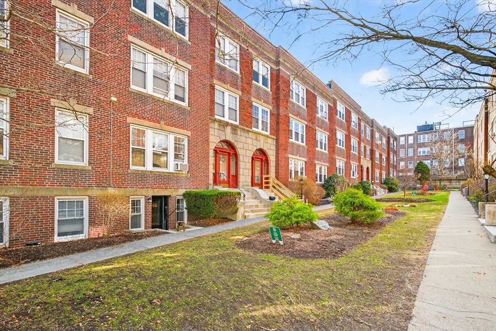36 St Paul Street, Unit B Brookline, MA 02446 - Photo 13 of 14