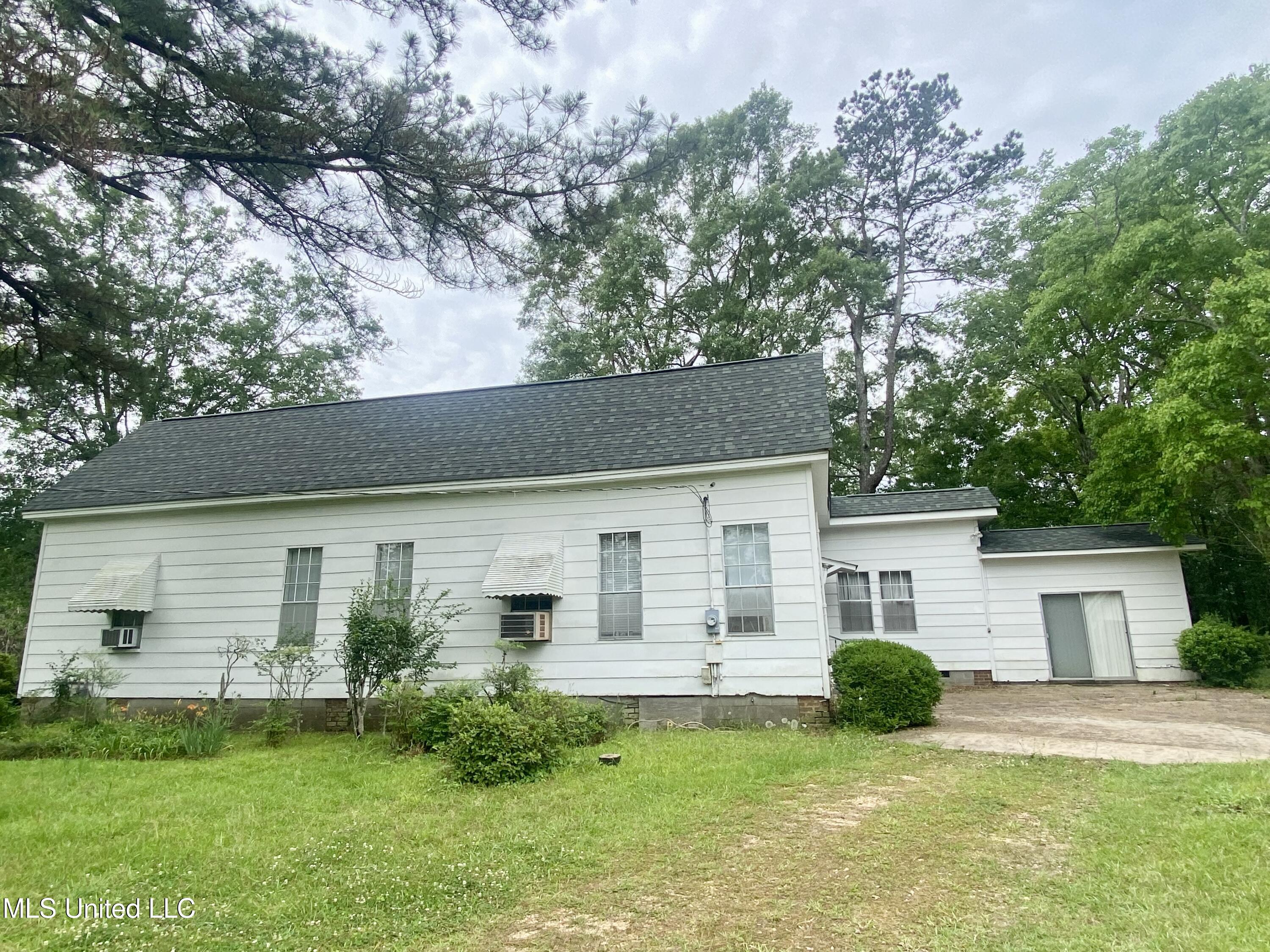 613 Georgetown Street Hazlehurst, MS 39083 - Photo 2 of 37 IMG_3159