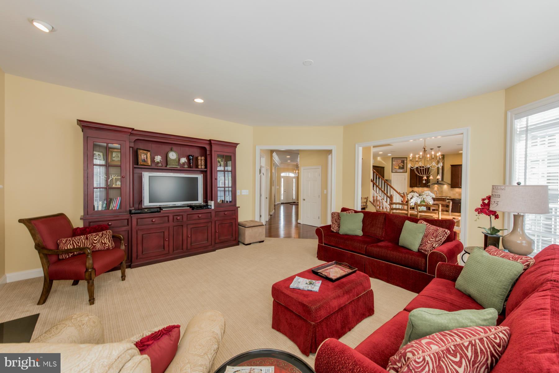 6905 Granite Ridge Court Baltimore, MD 21209 - Photo 14 of 30 Family Room