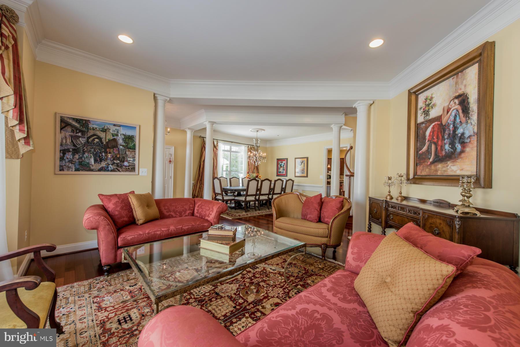 6905 Granite Ridge Court Baltimore, MD 21209 - Photo 17 of 30 Living Room