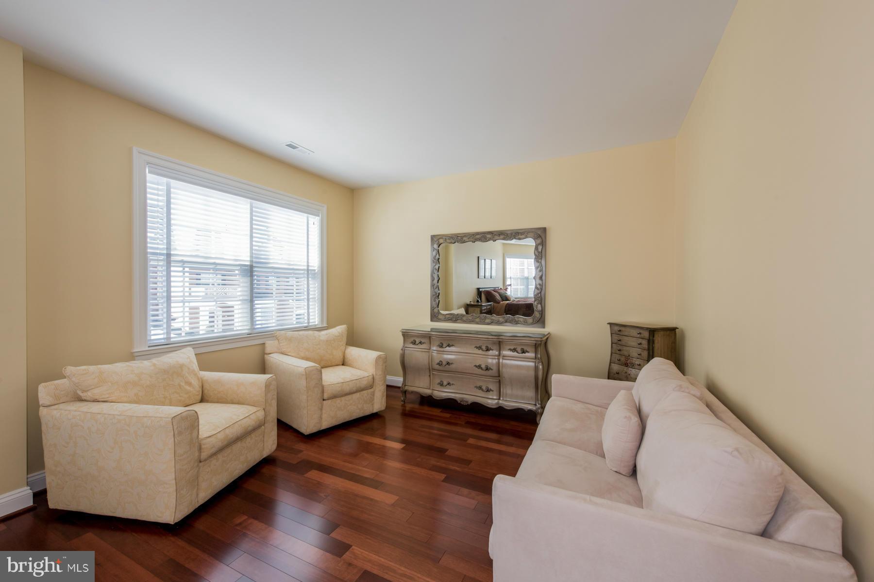 6905 Granite Ridge Court Baltimore, MD 21209 - Photo 25 of 30 Bedroom (Master) Sitting area