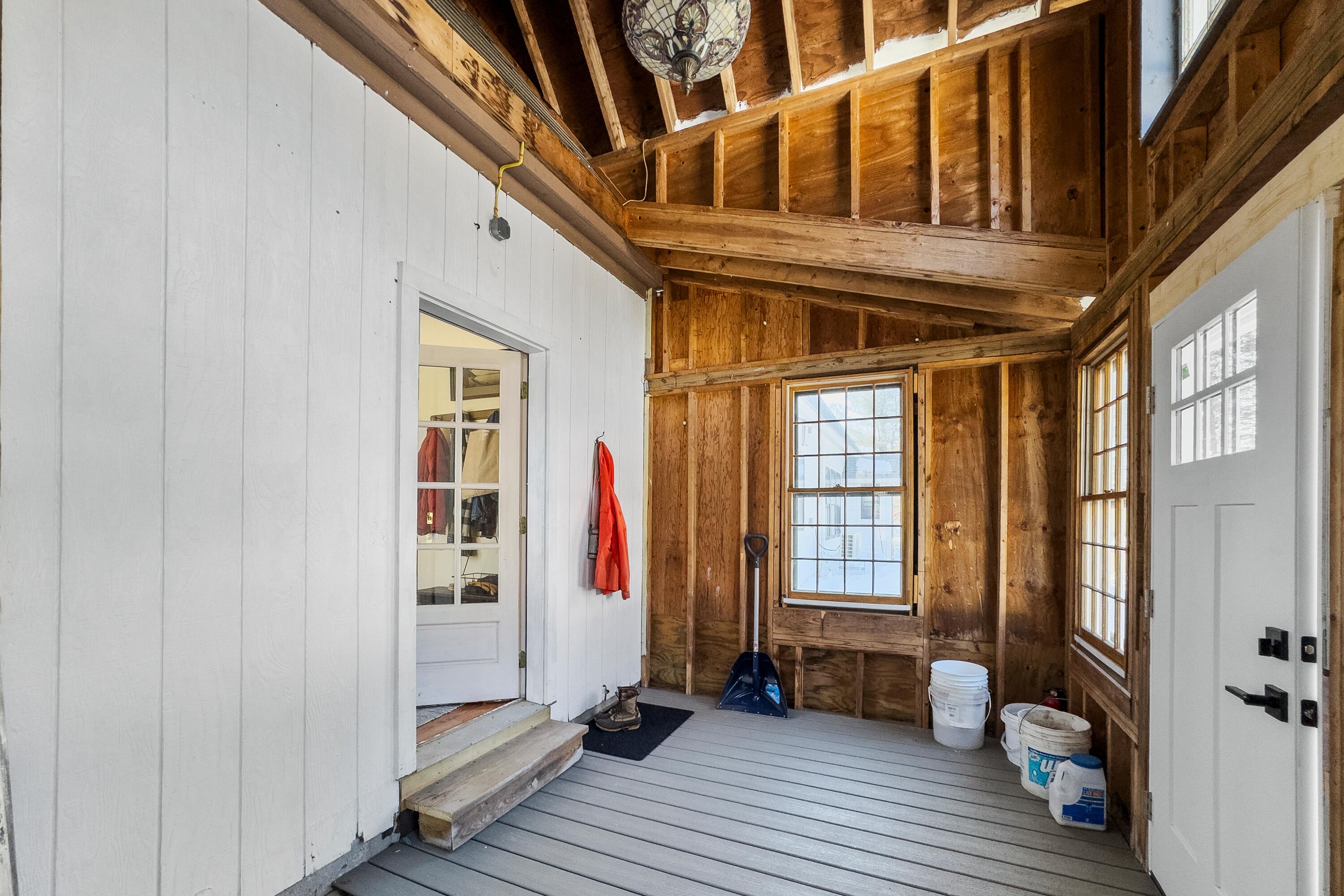 31-33 Booker Street, Unit 4 Thomaston, ME 04861 - Photo 24 of 35 34- 33 Booker Street 4 Thomaston - JAC