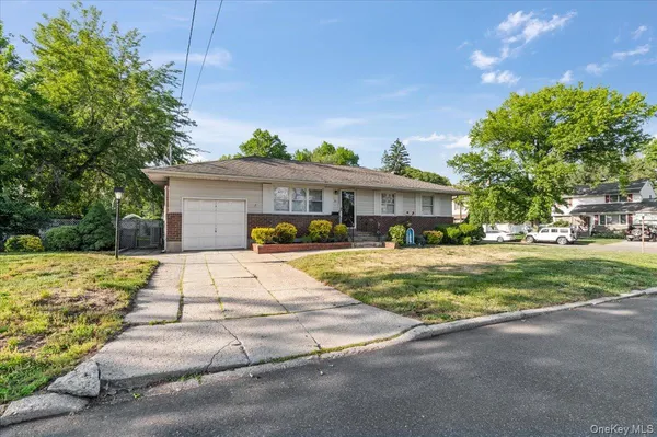 $689,000 | 42 Larry Drive, Commack, NY 11725