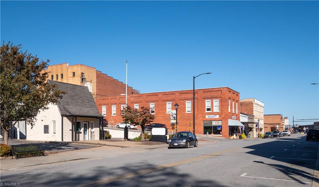 202 West Main Street Elkin, NC 28621 - Photo 12 of 24