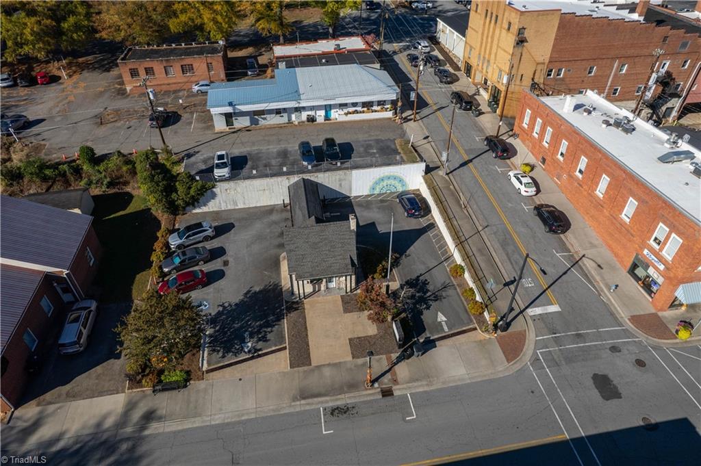 202 West Main Street Elkin, NC 28621 - Photo 3 of 24