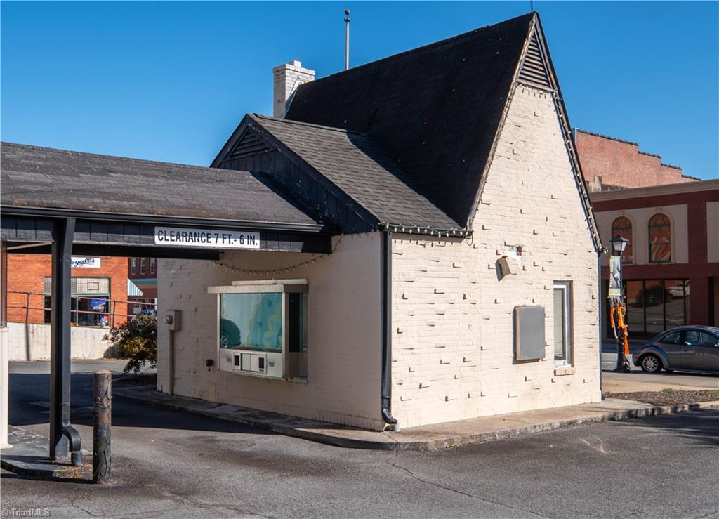 202 West Main Street Elkin, NC 28621 - Photo 7 of 24