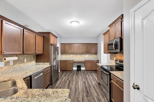 $327,500 | 216 Peggy's Trace, Sneads Ferry, NC 28460