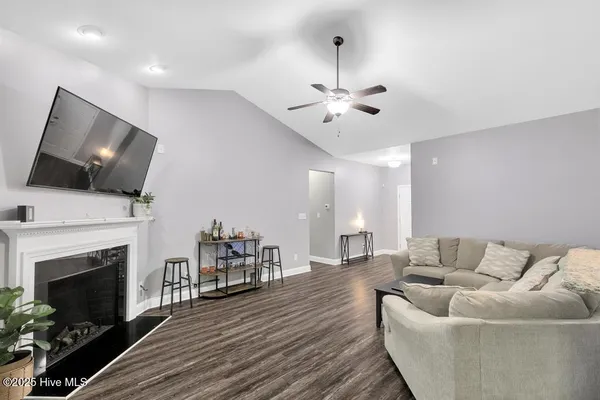$327,500 | 216 Peggy's Trace, Sneads Ferry, NC 28460