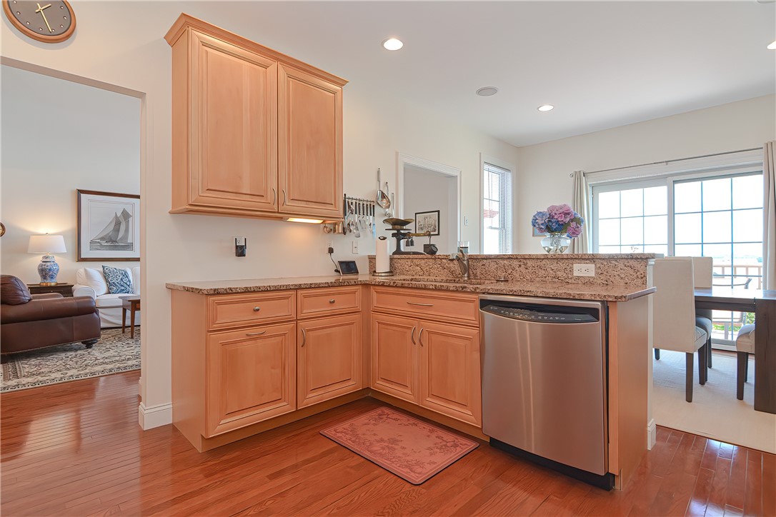 289 Village Road, Unit 289 Tiverton, RI 02878 - Photo 8 of 37 Gallery Image 8