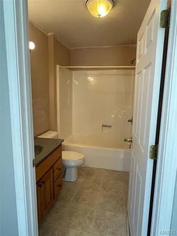 $1,250 | 1010 Orchard Drive, Unit D, St. Clair, MO 63077