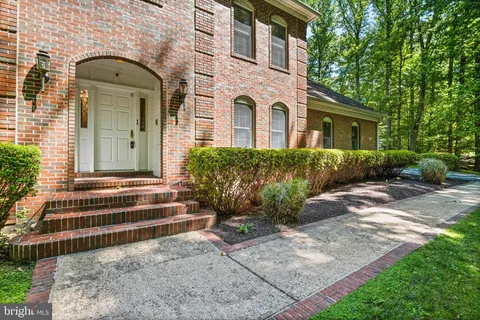 $2,050,000 | 700 Running Brook Drive, Great Falls, VA 22066