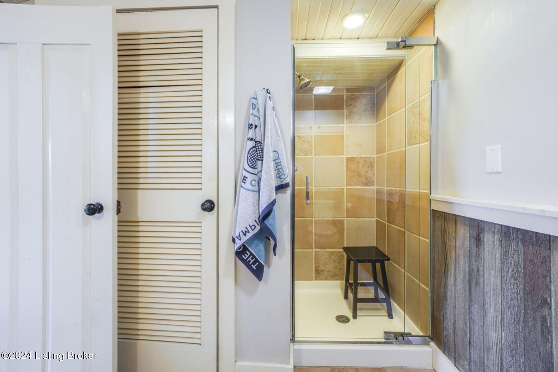 10005 Wingfield Road Louisville, KY 40291 - Photo 21 of 48 photo_online_020