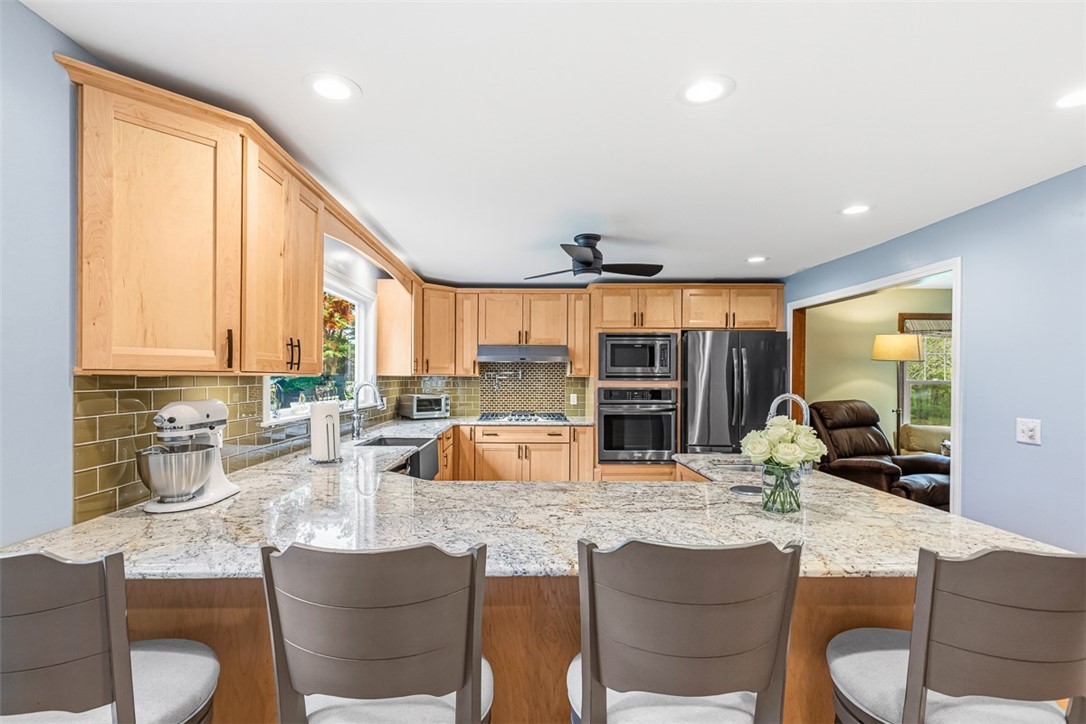 7 Pheasant Run Road North Smithfield, RI 02896 - Photo 18 of 50