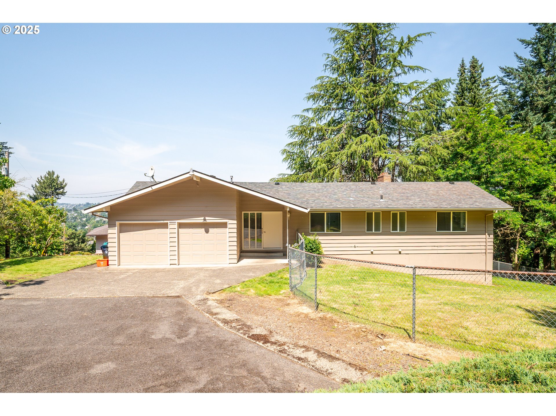 a house view with a outdoor space
