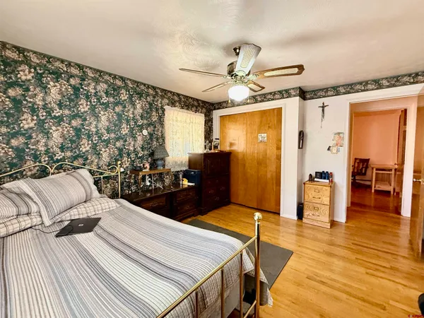 a bed room with a bed