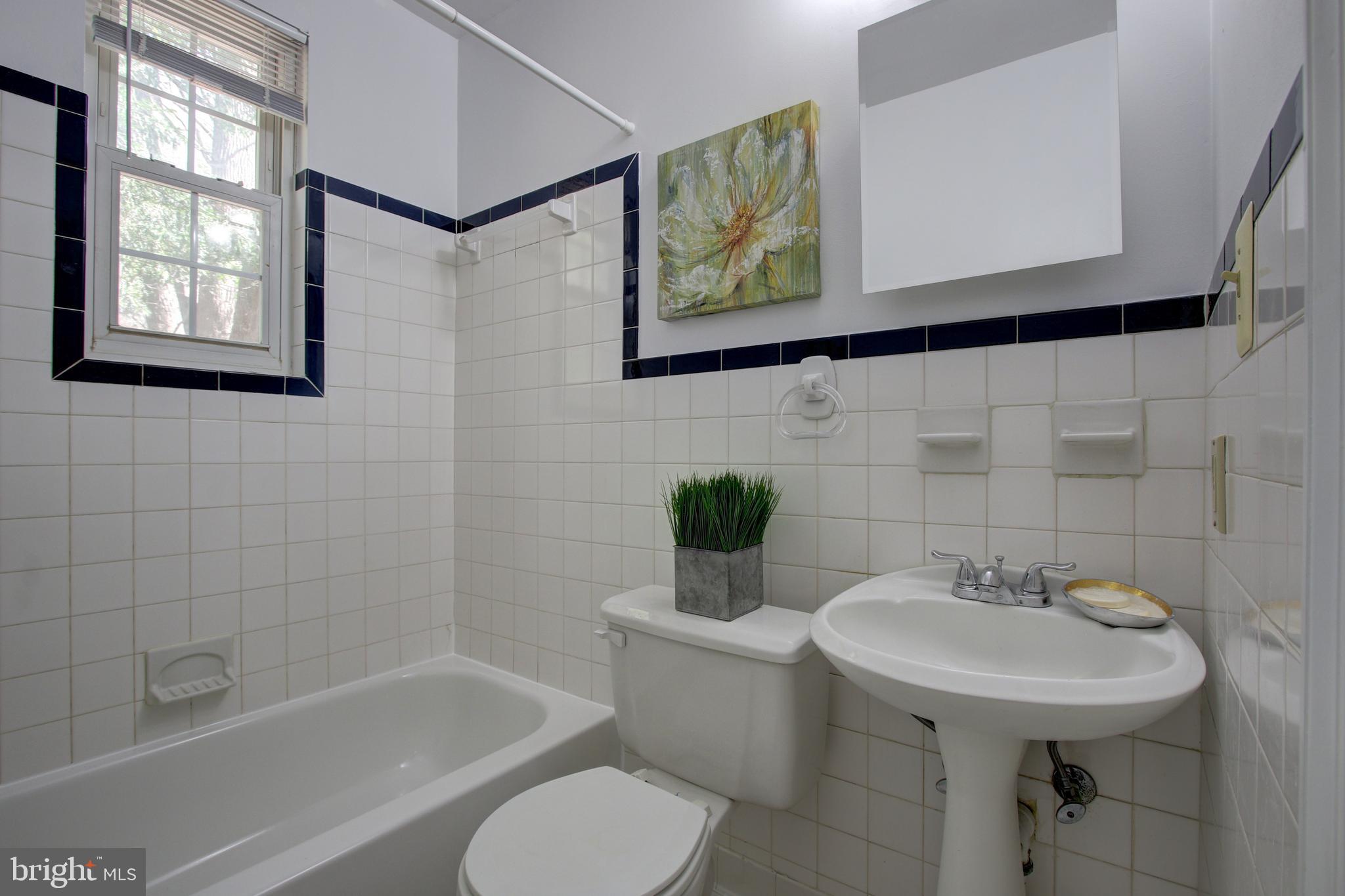 104 Park Valley Road Silver Spring, MD 20910 - Photo 16 of 22 Hall Bath
