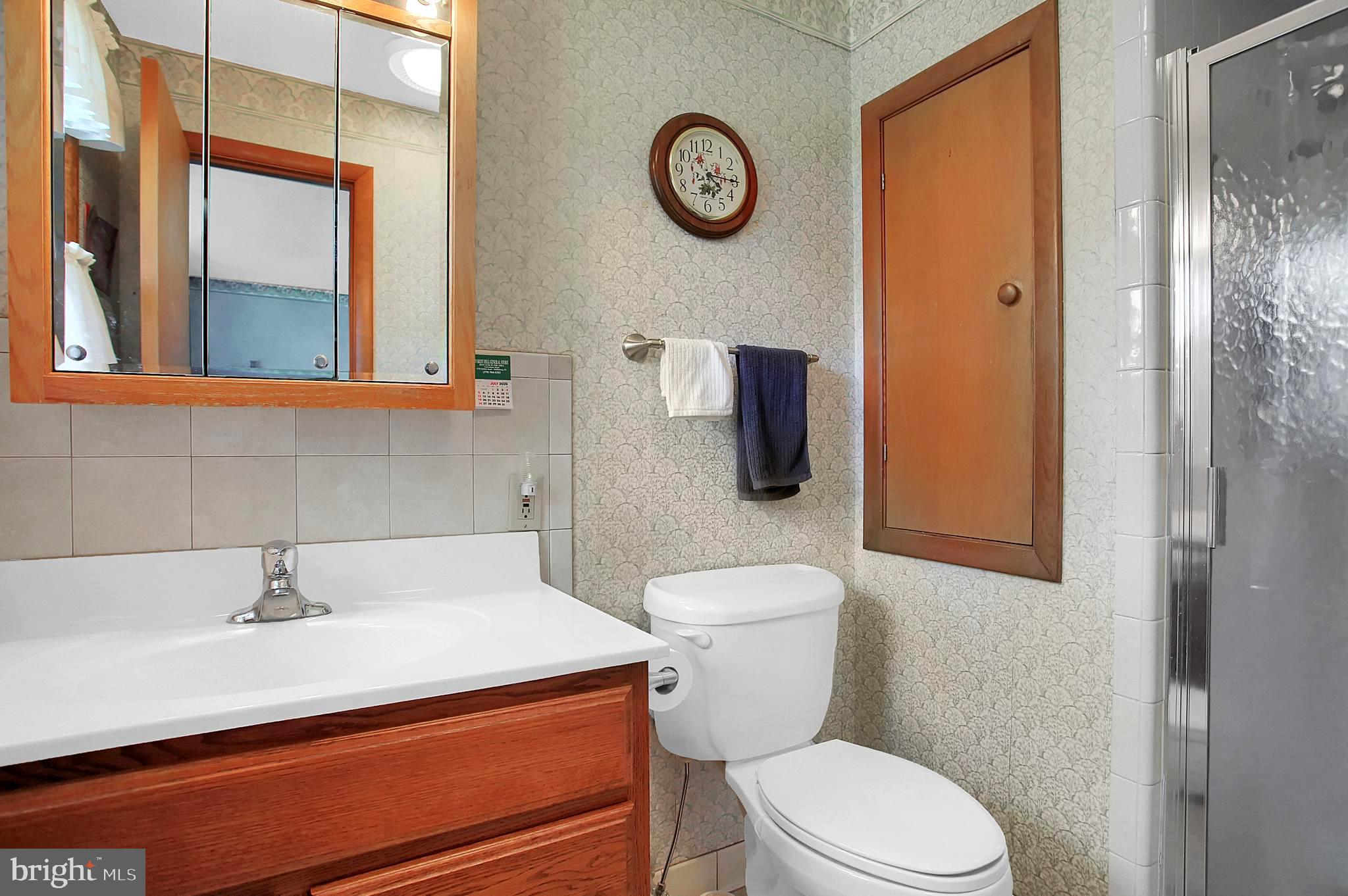 516 Colony Road Camp Hill, PA 17011 - Photo 20 of 50 Master Bathroom /Shower