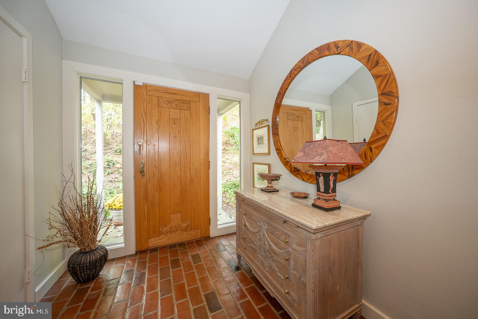 334 Malin Road Newtown Square, PA 19073 - Photo 4 of 82