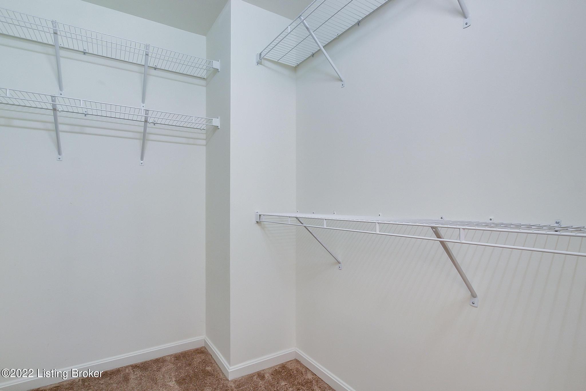 6525 Renate Road Louisville, KY 40291 - Photo 23 of 37 6525_RenateRd_40291_122