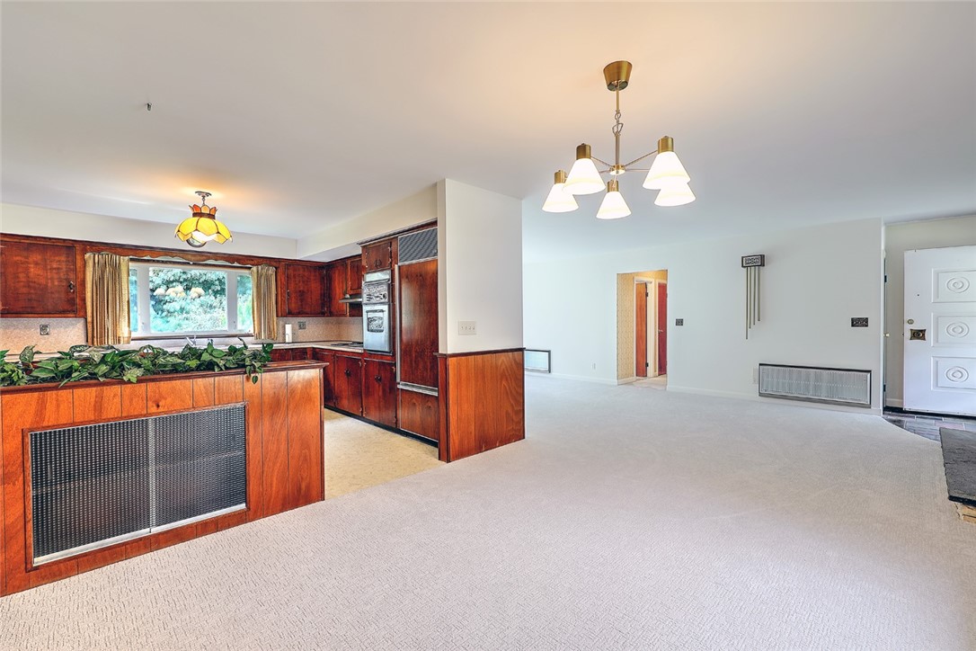 5 Appian Way Johnston, RI 02919 - Photo 6 of 24