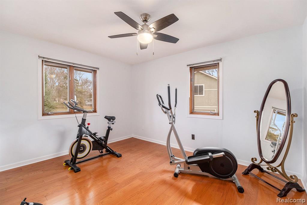 26032 Steele Road Farmington Hills, MI 48331 - Photo 16 of 38