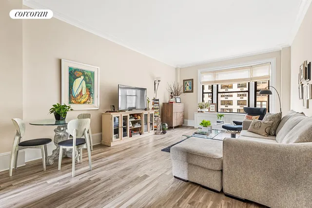 $840,000 | 929 Park Avenue, Unit 8A | Upper East Side