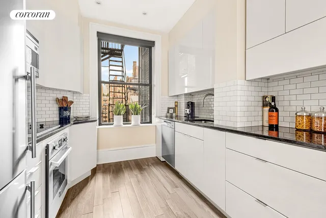 $840,000 | 929 Park Avenue, Unit 8A | Upper East Side