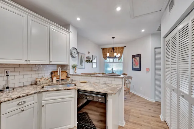 $1,200,000 | 303 Mainsail Circle, Jupiter, FL 33477