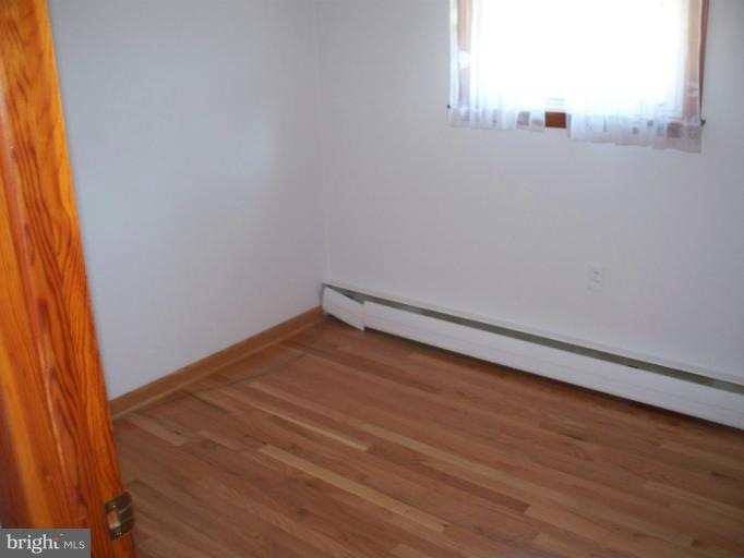 22116 Seldom Seen Road Southwest Lonaconing, MD 21539 - Photo 6 of 27 Interior (General)