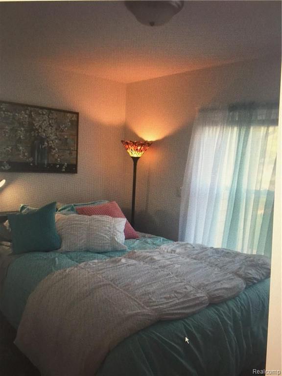 2913 Lansdowne Road Waterford, MI 48329 - Photo 14 of 24