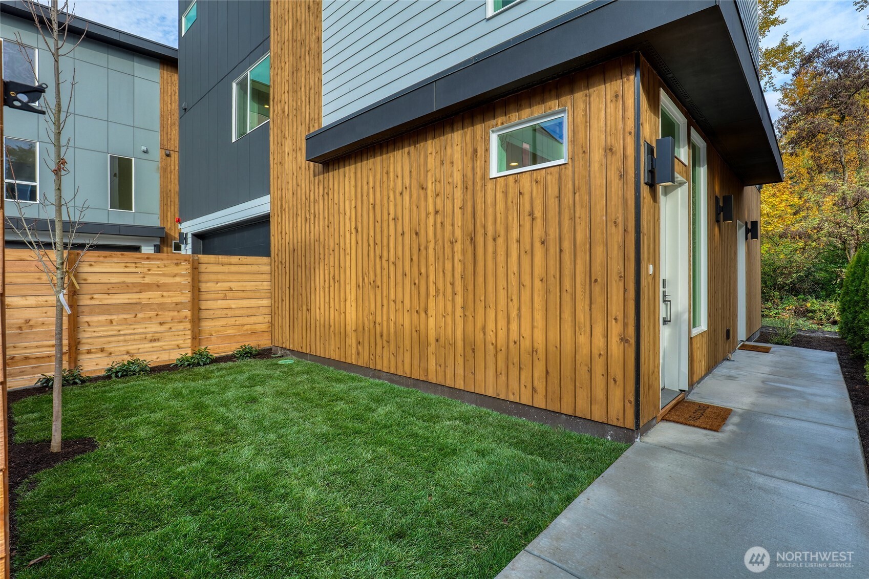 10628 East Riverside Drive Bothell, WA 98011 - Photo 23 of 26