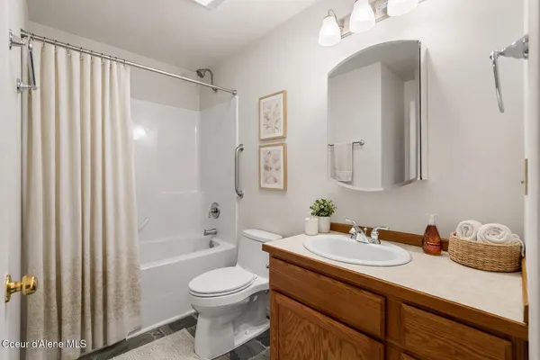 $449,000 | 200 Brittany Loop, Kootenai, ID 83864