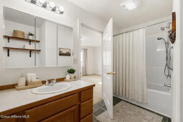 $449,000 | 200 Brittany Loop, Kootenai, ID 83864