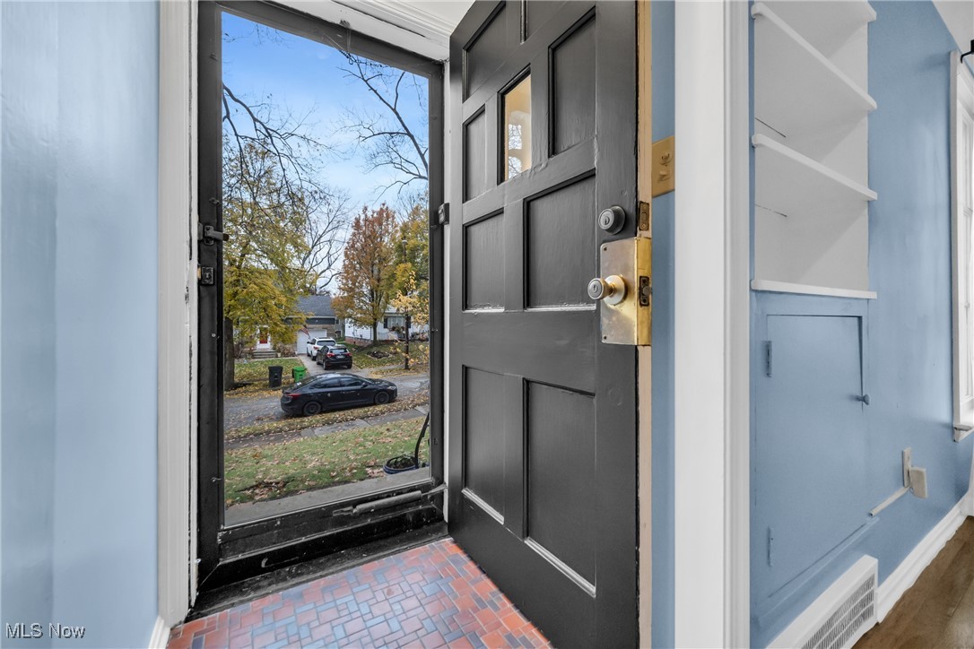 1605 Laclede Road Cleveland, OH 44121 - Photo 8 of 40