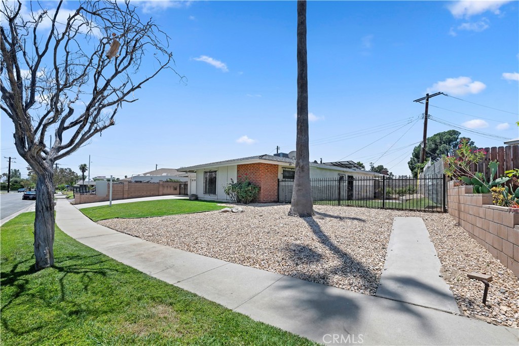 1400 Terrace Rialto, CA 92376 - Photo 36 of 40
